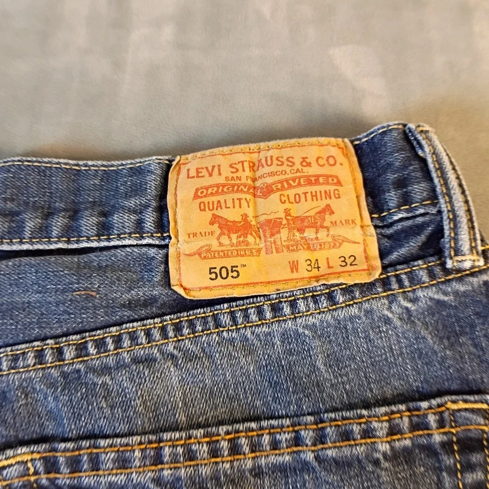 Levis 505 Mens 34x32 Regular Fit Straight Leg Blue Denim Jeans Medium Wash